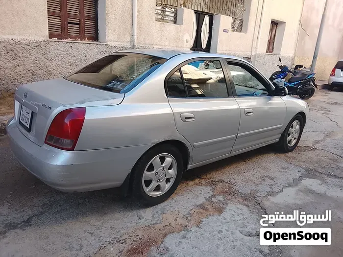 Hyundai Avante 2001 photo 2