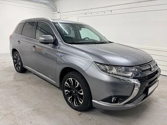 Mitsubishi Outlander 2018 photo 2
