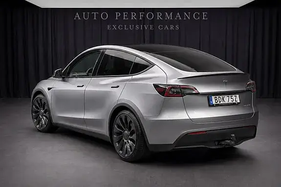 Tesla Model Y 2024 photo 3