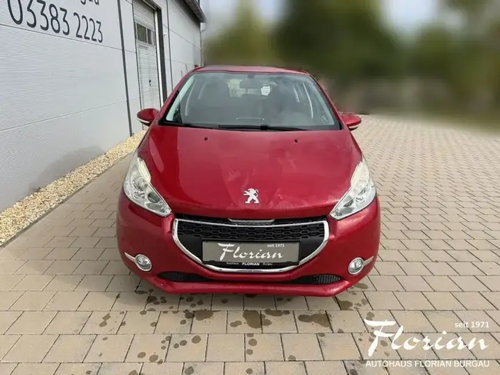 Peugeot 208 2014 photo 3