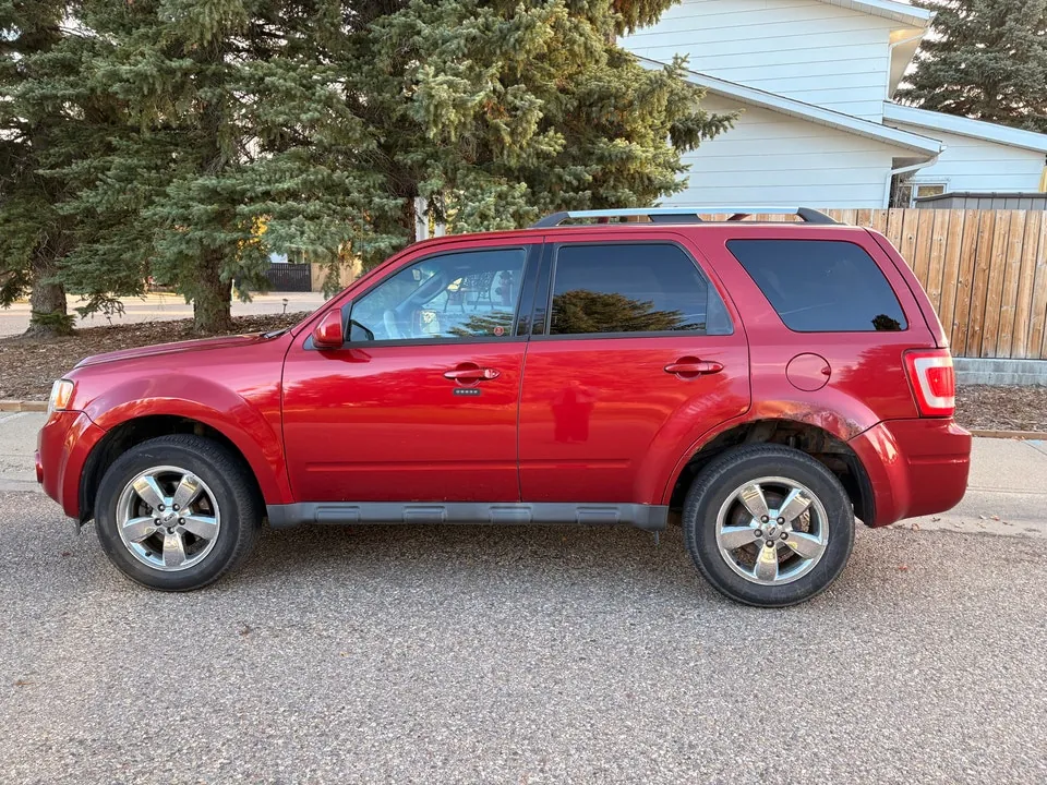 Ford Escape 2012 photo 2