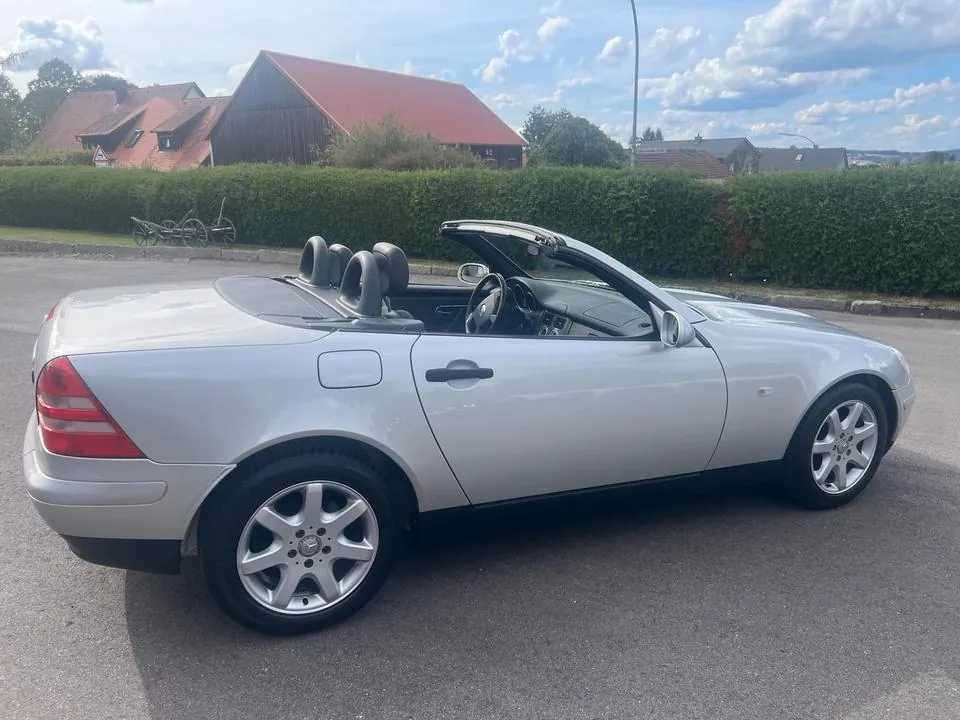 Mercedes-Benz Slk230