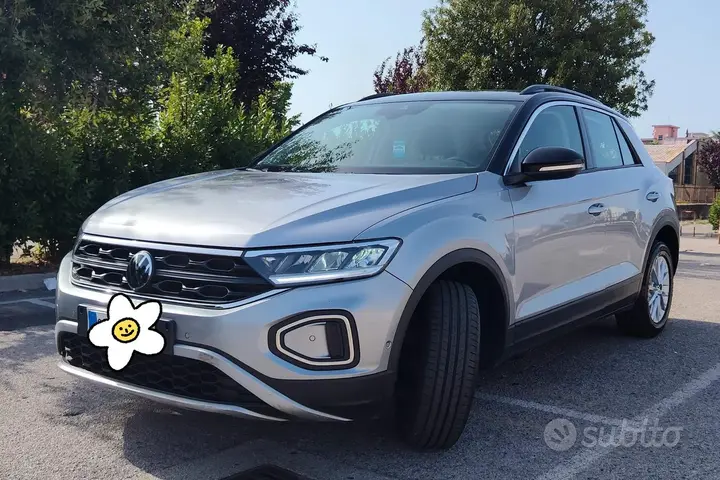 Volkswagen T-Roc 2023 photo 3