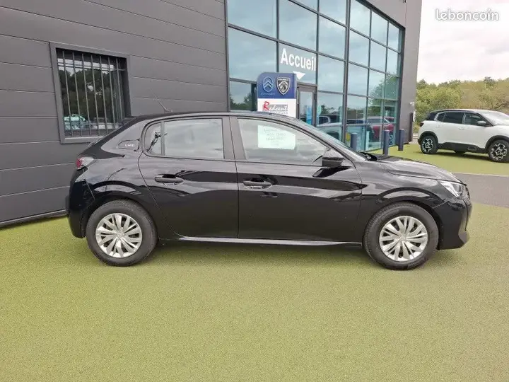 Peugeot 208 2023 photo 2