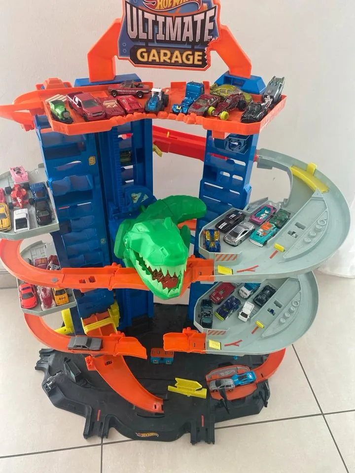 Hot Wheels Ultimate Garage