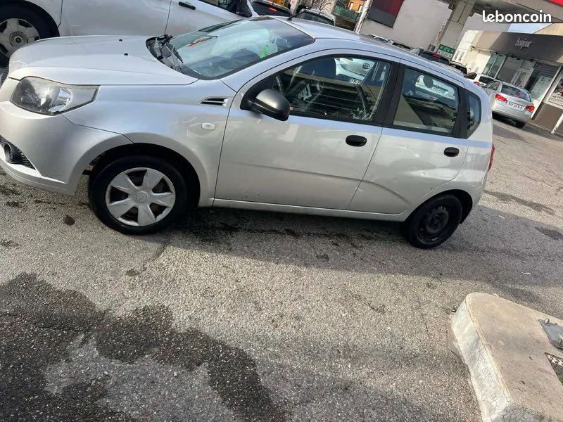 Chevrolet Aveo 2011 photo 2