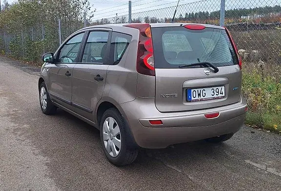 Nissan Note 2011 photo 3