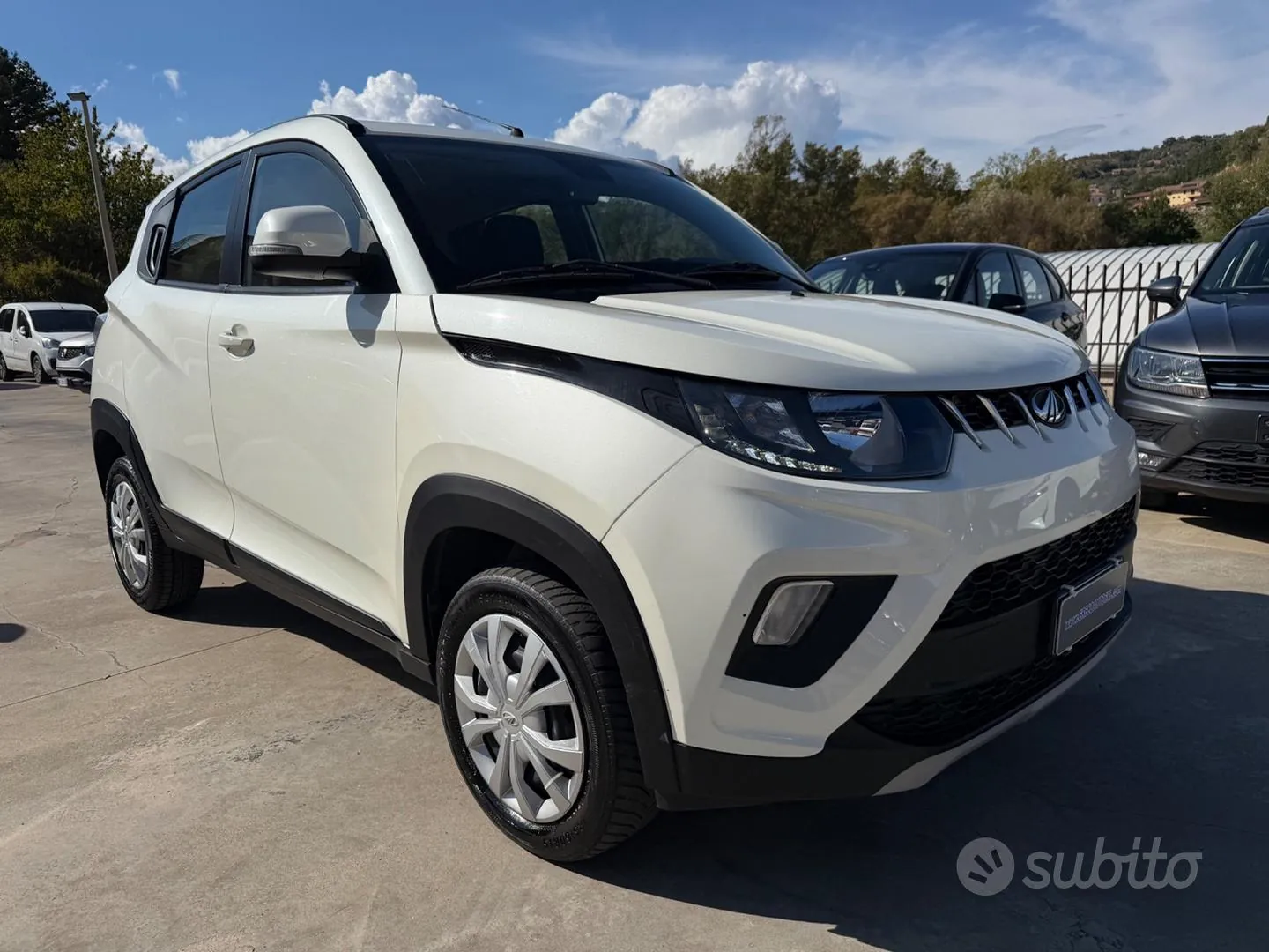 Mahindra Kuv100 2023 photo 5
