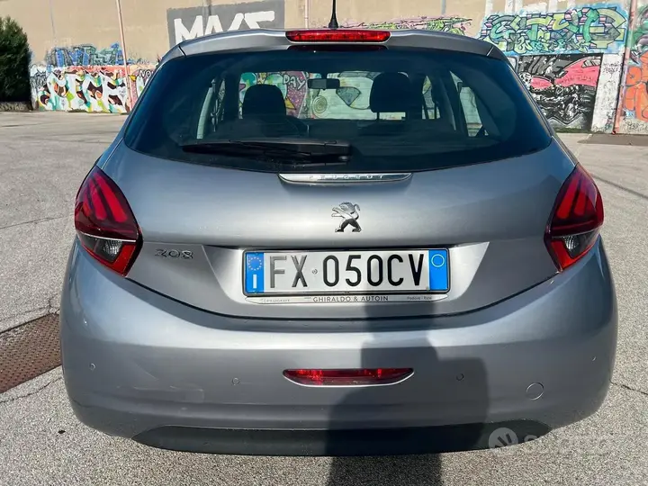 Peugeot 208 2019 photo 4