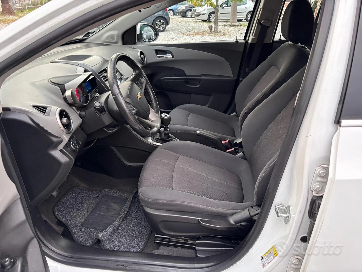 Chevrolet Aveo 2011 photo 4