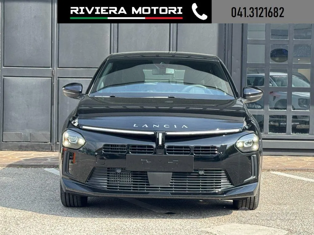 Lancia Ypsilon 2024 photo 2