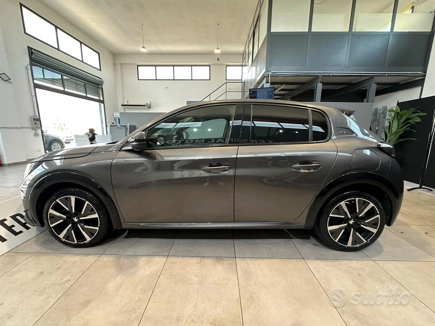 Peugeot 208 2022 photo 4