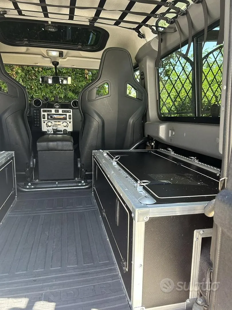 Land Rover Defender 2008 photo 2