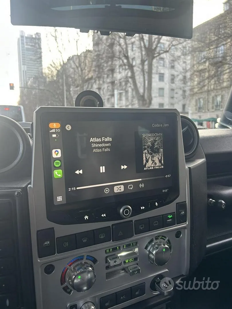Land Rover Defender 2008 photo 3