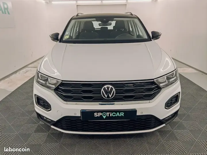 Volkswagen T-Roc 2020 photo 2