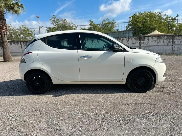 Lancia Ypsilon 2021 photo 3