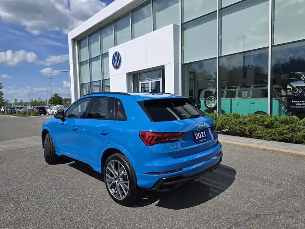 Audi Q3 2021 photo 2