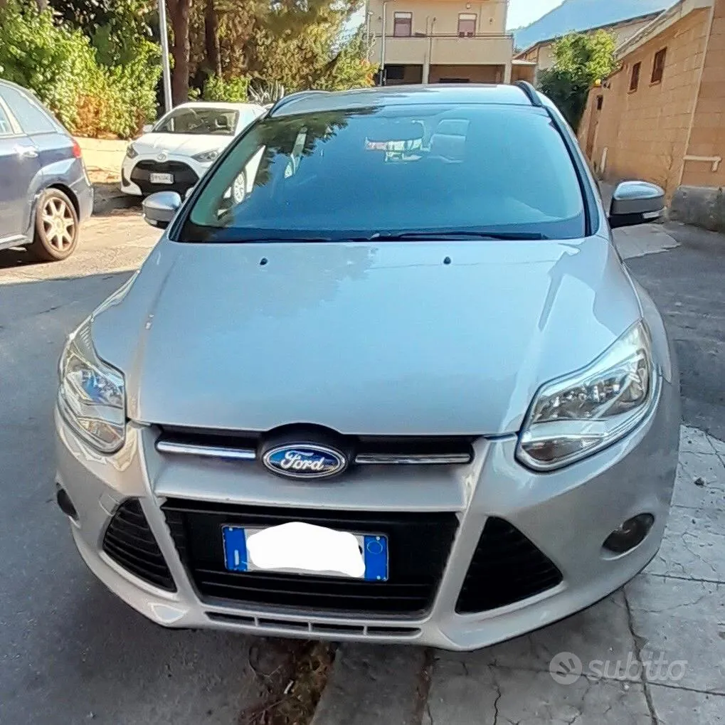 Ford Focus 2012 photo 2