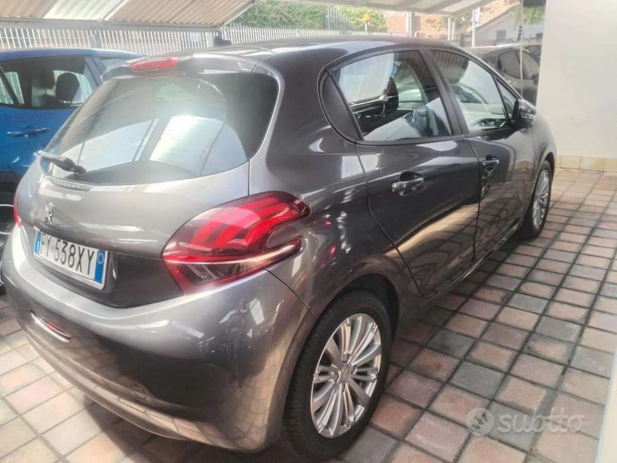 Peugeot 208 2019 photo 5
