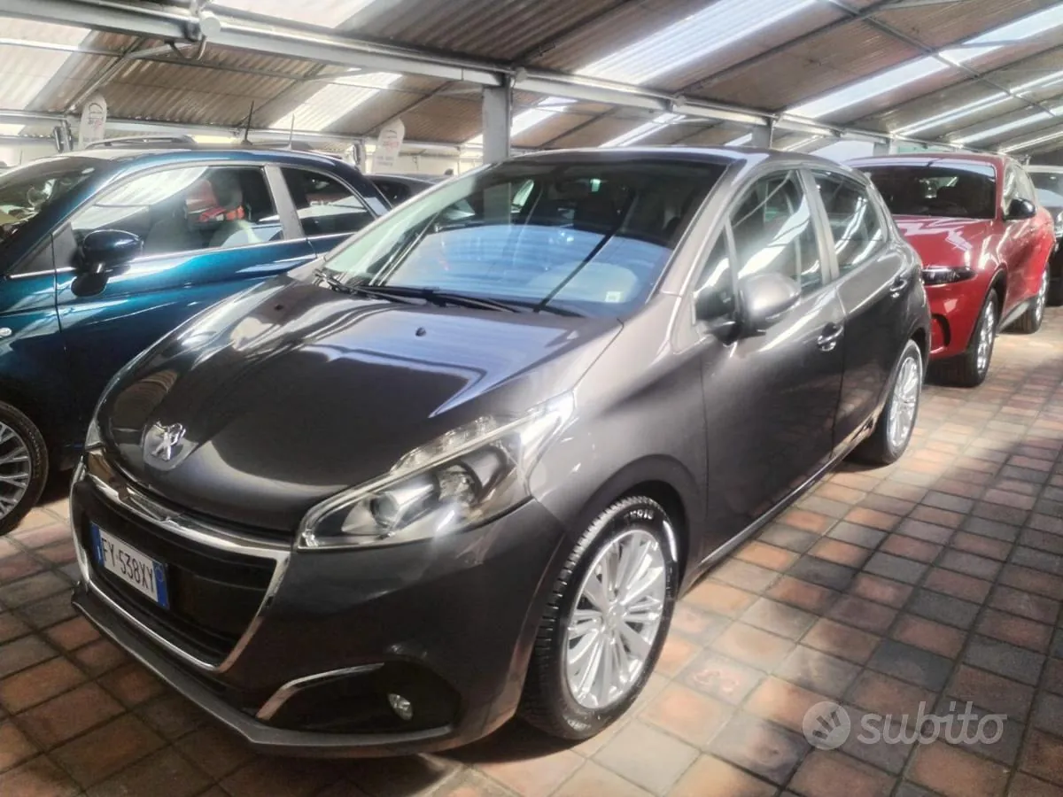 Peugeot 208 2019 photo 2