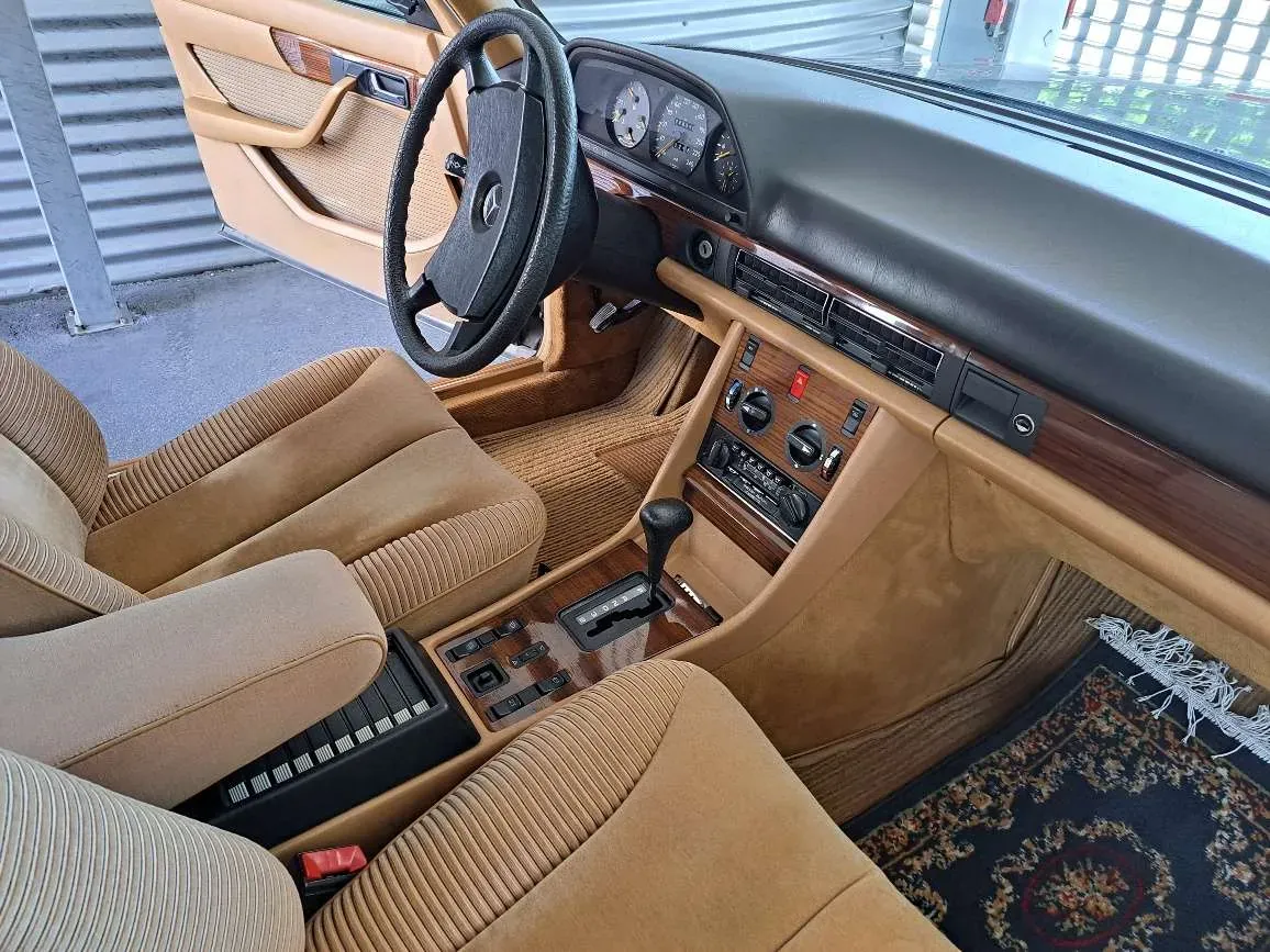 Mercedes-Benz S-Class 1982 photo 3