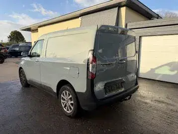 Ford Transit Courier 2026 photo 2