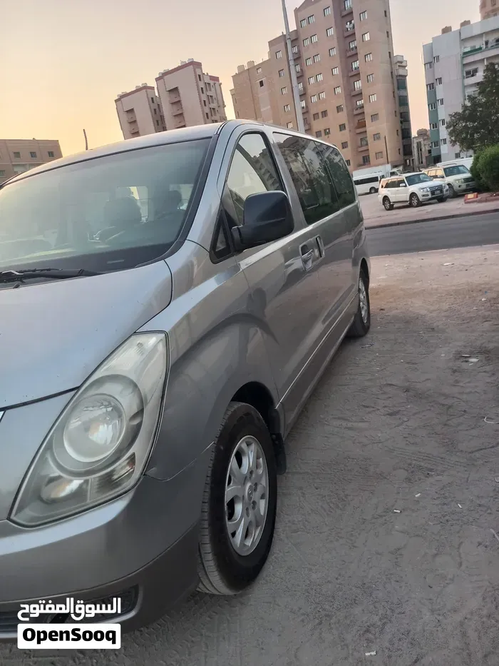 Hyundai H1 2015 photo 4