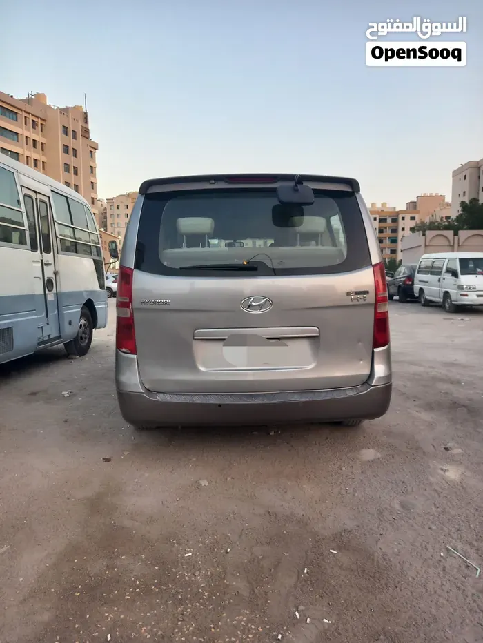 Hyundai H1 2015 photo 2
