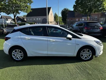 Opel Astra 2018 photo 2