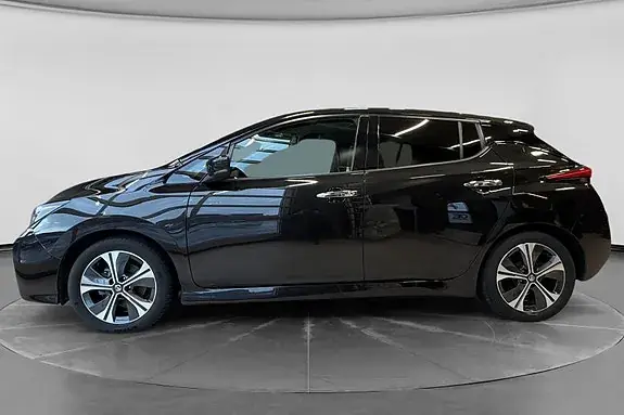 Nissan Leaf 2021 photo 2