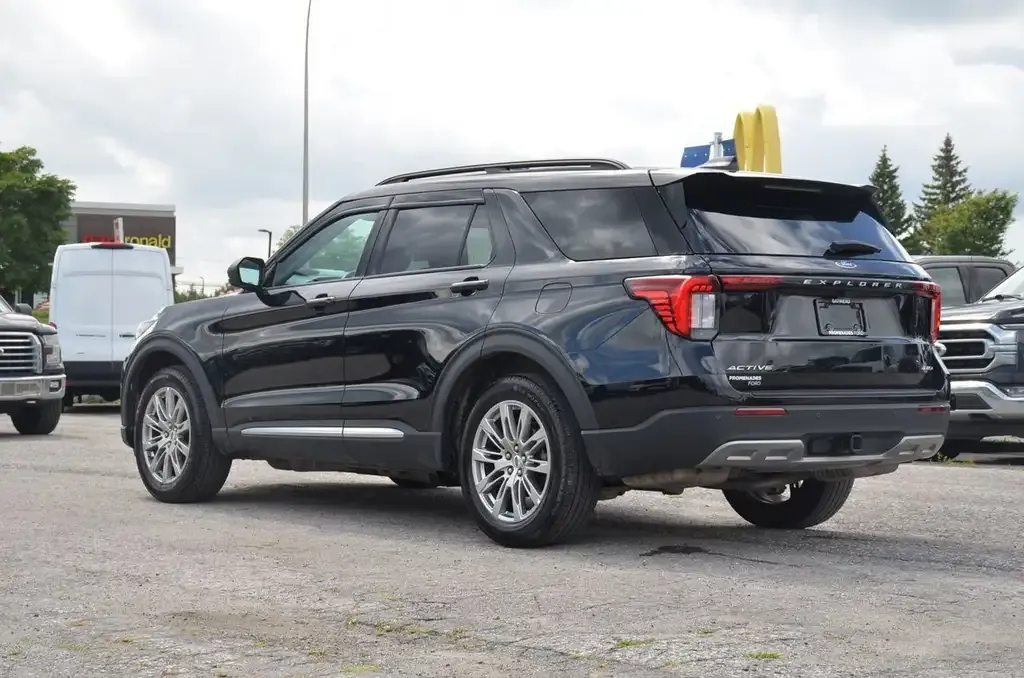Ford Explorer 2025 photo 4
