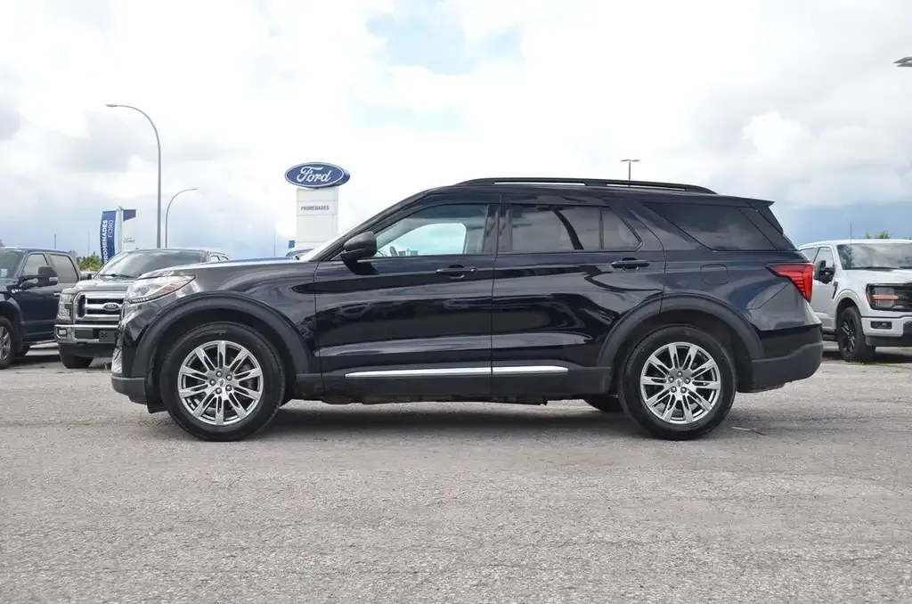 Ford Explorer 2025 photo 3