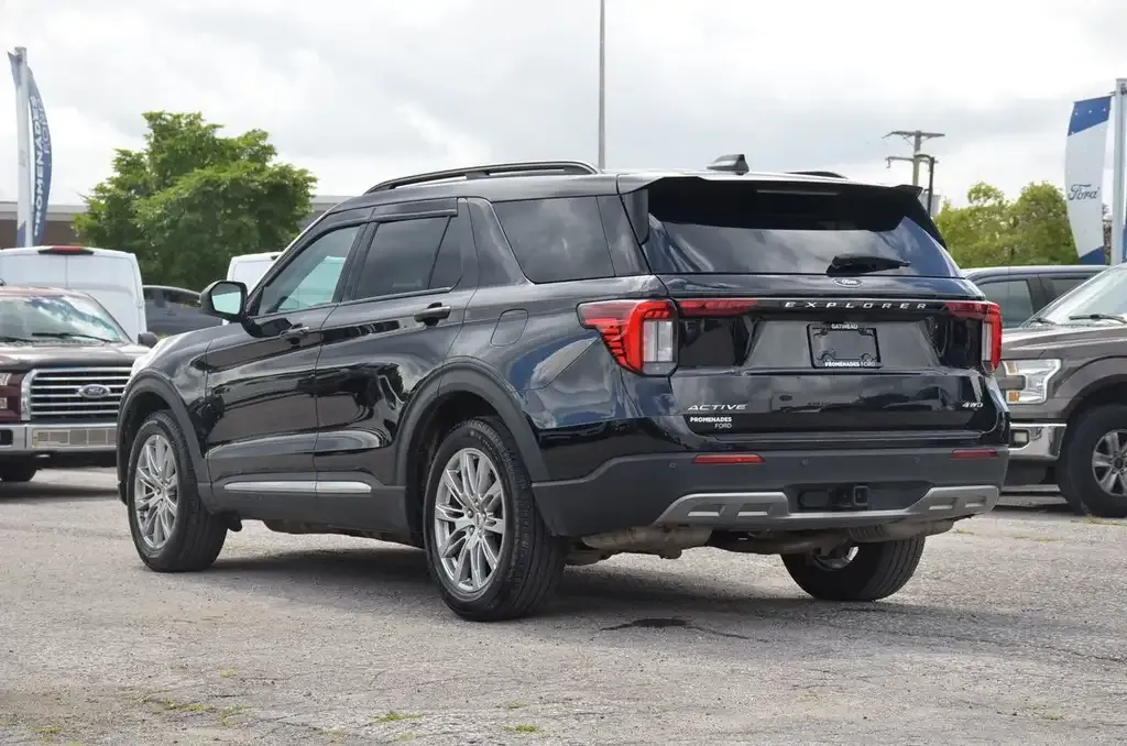 Ford Explorer 2025 photo 5