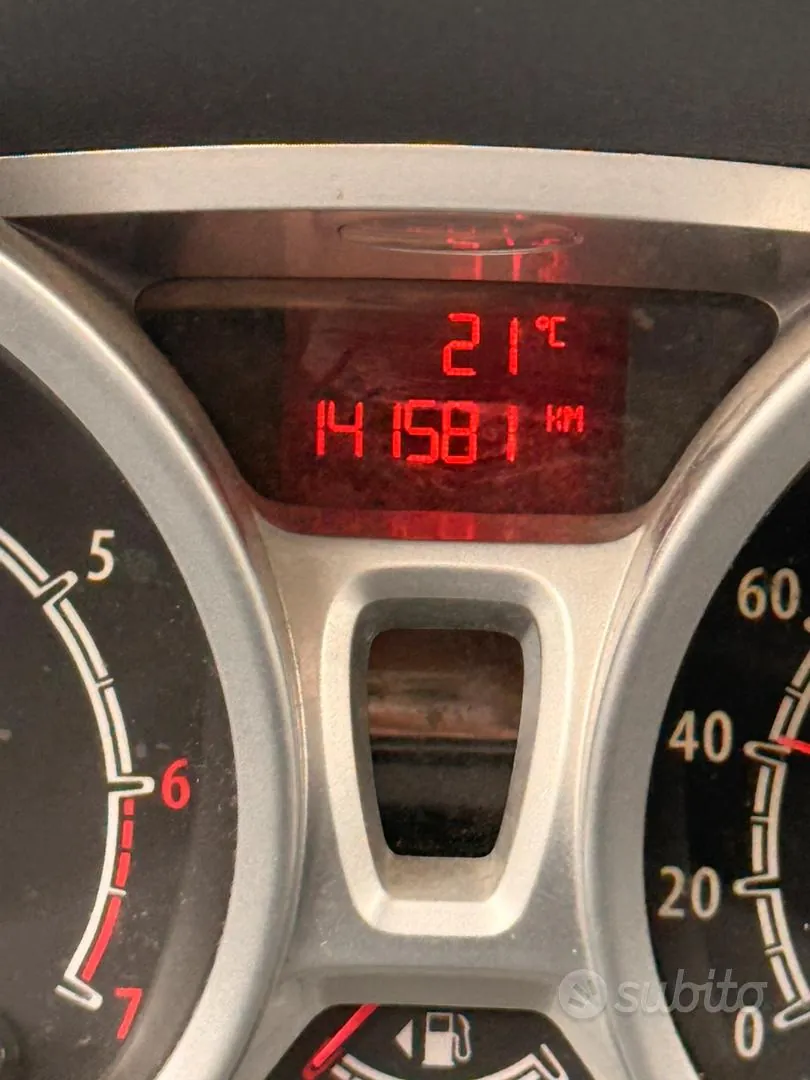 Ford Fiesta 2010 photo 5