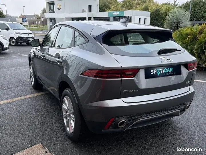 Jaguar E-Pace 2018 photo 5