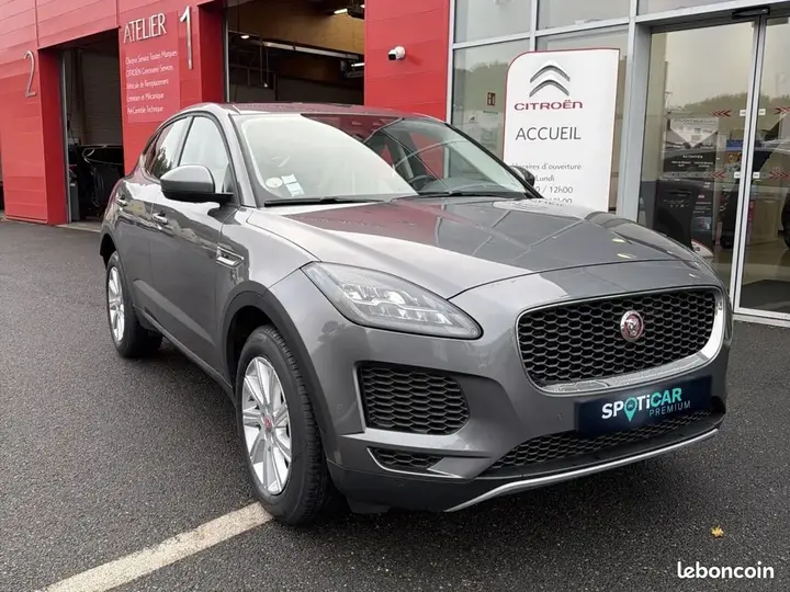 Jaguar E-Pace 2018 photo 2