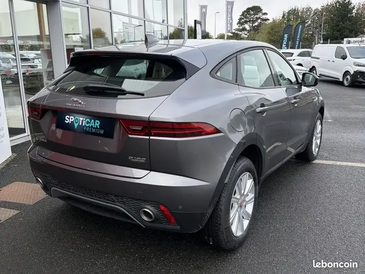 Jaguar E-Pace 2018 photo 4