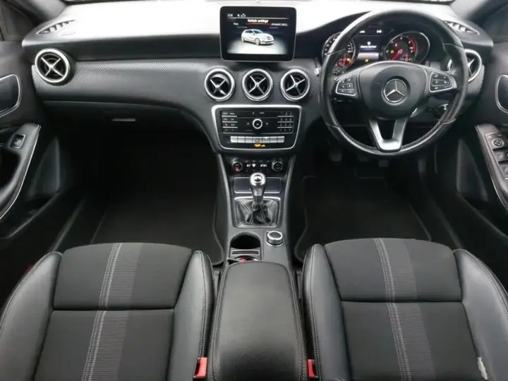 Mercedes-Benz A-Class 2018 photo 3