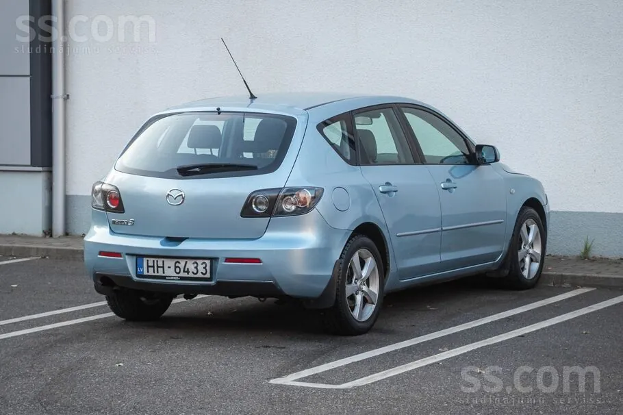 Mazda Mazda3 2009 photo 4