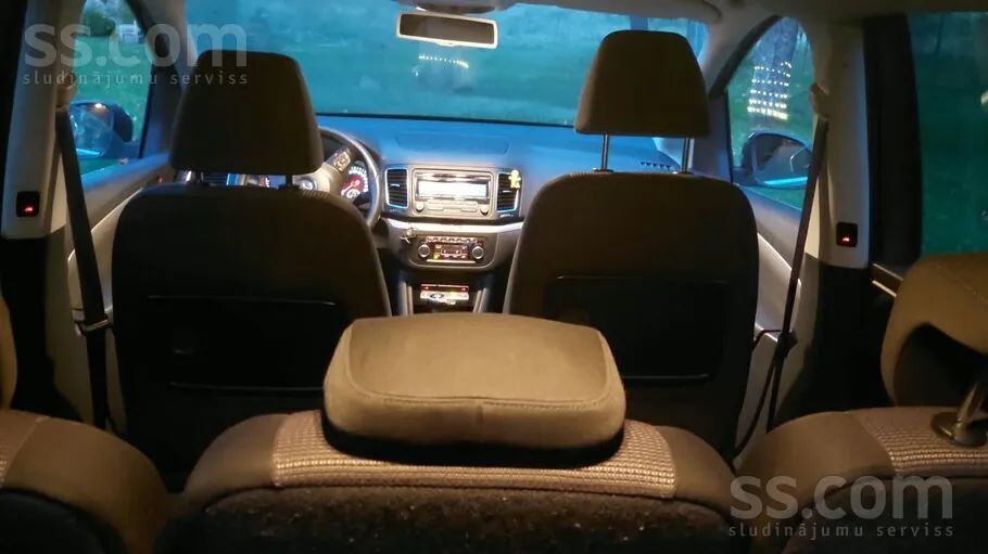 Volkswagen Sharan 2012 photo 4
