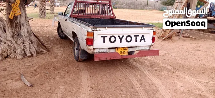 Toyota Hilux 1996 photo 2
