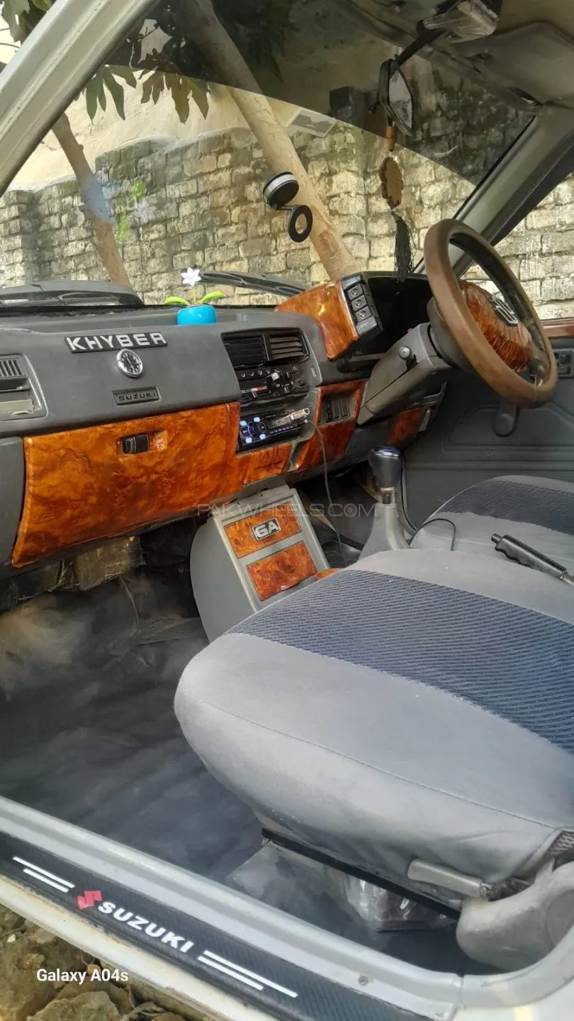Suzuki Khyber