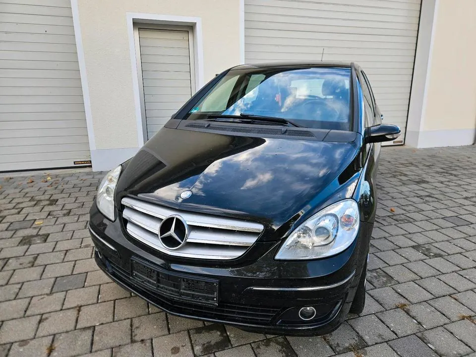 Mercedes-Benz B200
