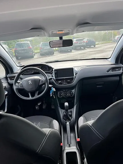 Peugeot 208 2014 photo 4