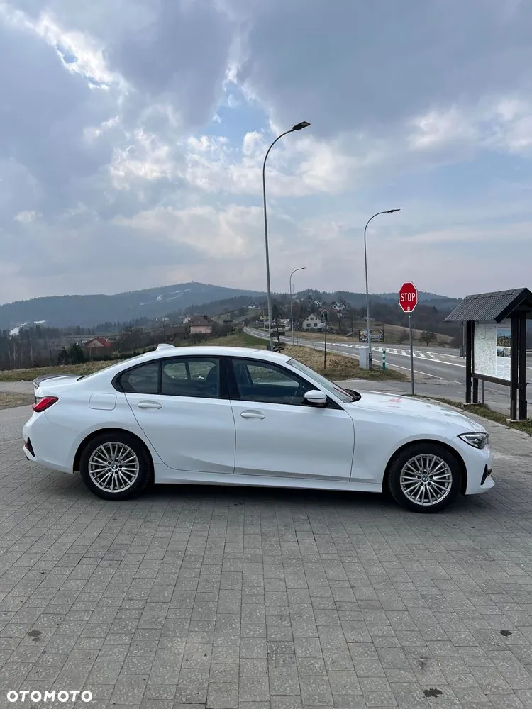 BMW 320I 2019 photo 4