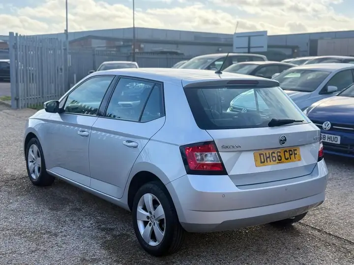 Skoda Fabia 2016 photo 5