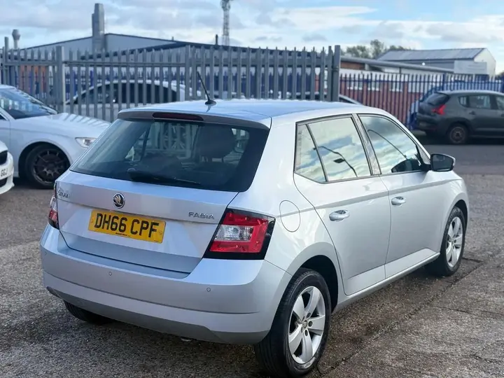 Skoda Fabia 2016 photo 3