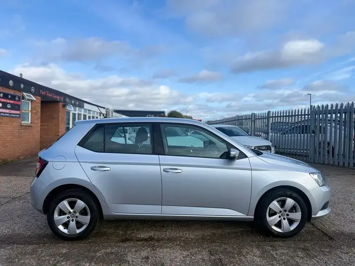 Skoda Fabia 2016 photo 2