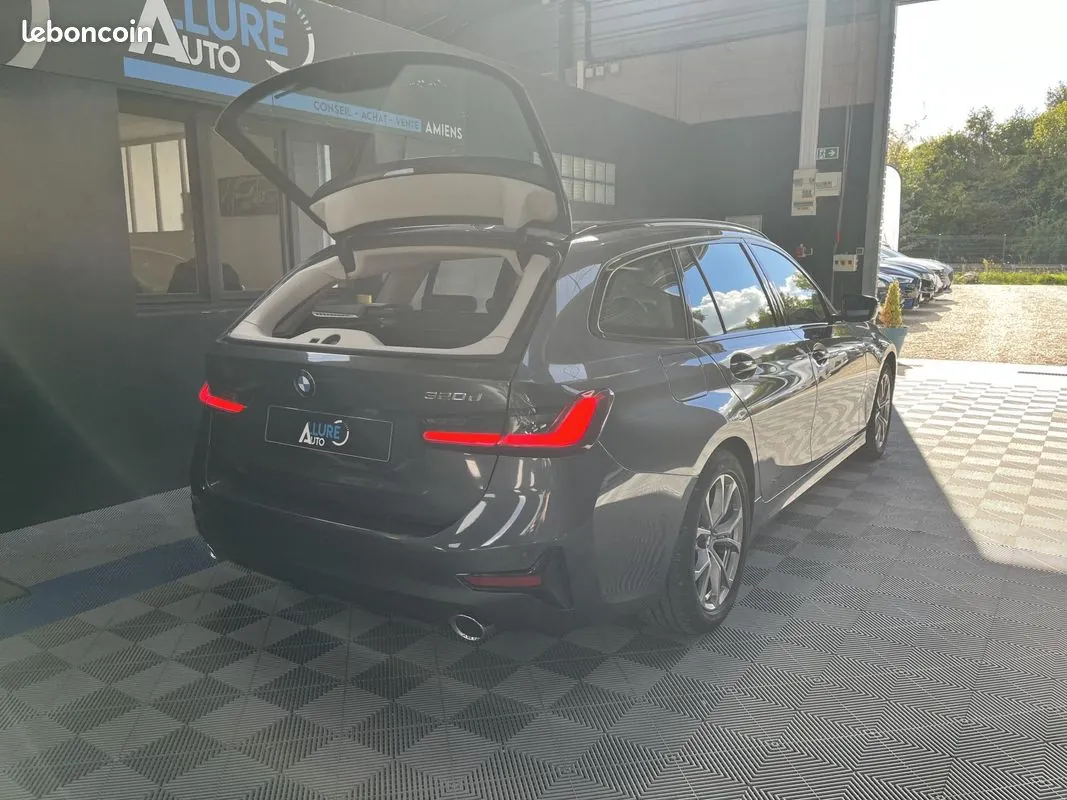 BMW 3 Series 2021 photo 4