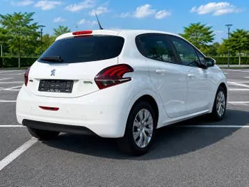 Peugeot 208 2016 photo 3
